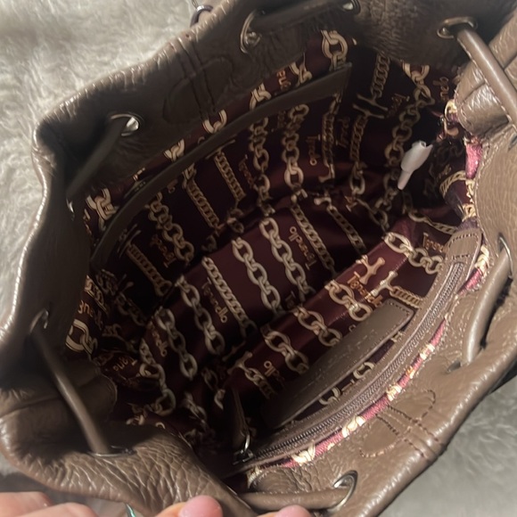 Tignanello light brown cocoa leather drawstring bucket crossbody bag - Picture 4 of 13